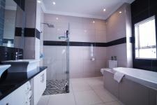 Main Bathroom - 10 square meters of property in The Wilds Estate