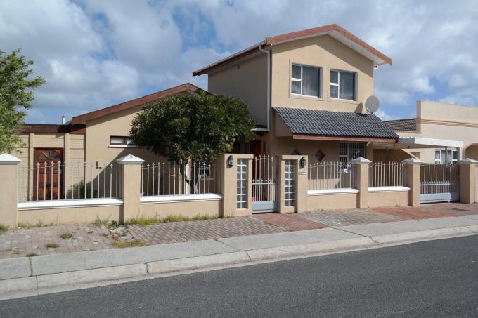 4 Bedroom House for Sale For Sale in Strandfontein - Private Sale - MR117171