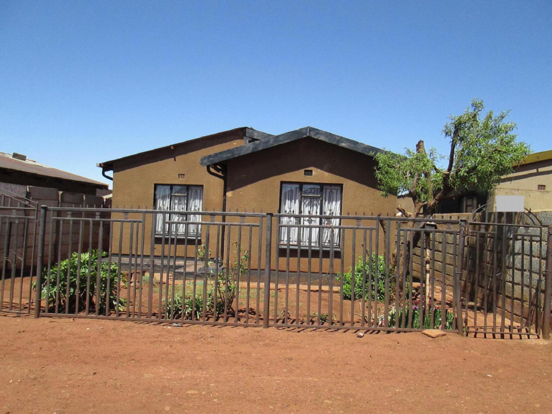 Front View of property in Thokoza