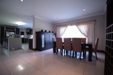 Dining Room - 23 square meters of property in The Wilds Estate