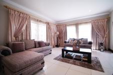 Lounges - 24 square meters of property in The Wilds Estate