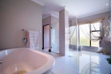 Main Bathroom - 32 square meters of property in The Wilds Estate