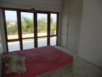 Bed Room 2 - 16 square meters of property in Umtentweni