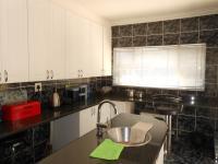 Kitchen - 21 square meters of property in Brackenhurst