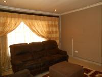 Lounges - 31 square meters of property in Brackenhurst