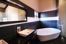 Main Bathroom - 20 square meters of property in The Wilds Estate