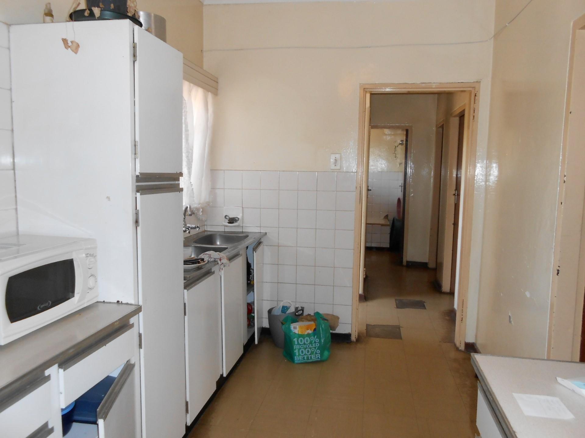 Kitchen - 12 square meters of property in Vanderbijlpark