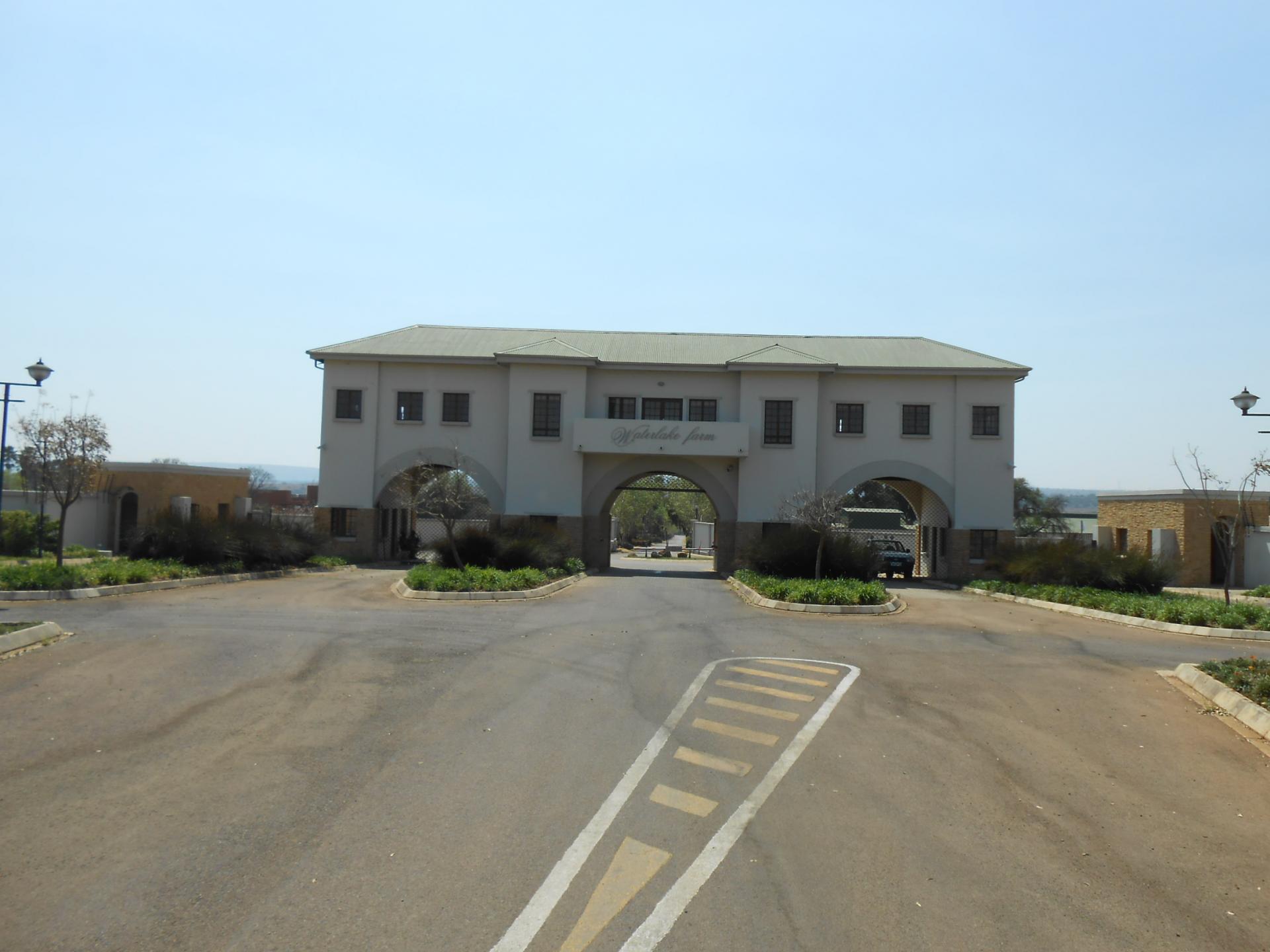 Front View of property in Boschkop