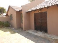 Front View of property in Bloubosrand