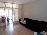 Lounges - 20 square meters of property in Benoni