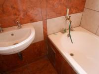 Main Bathroom - 2 square meters of property in Mid-ennerdale