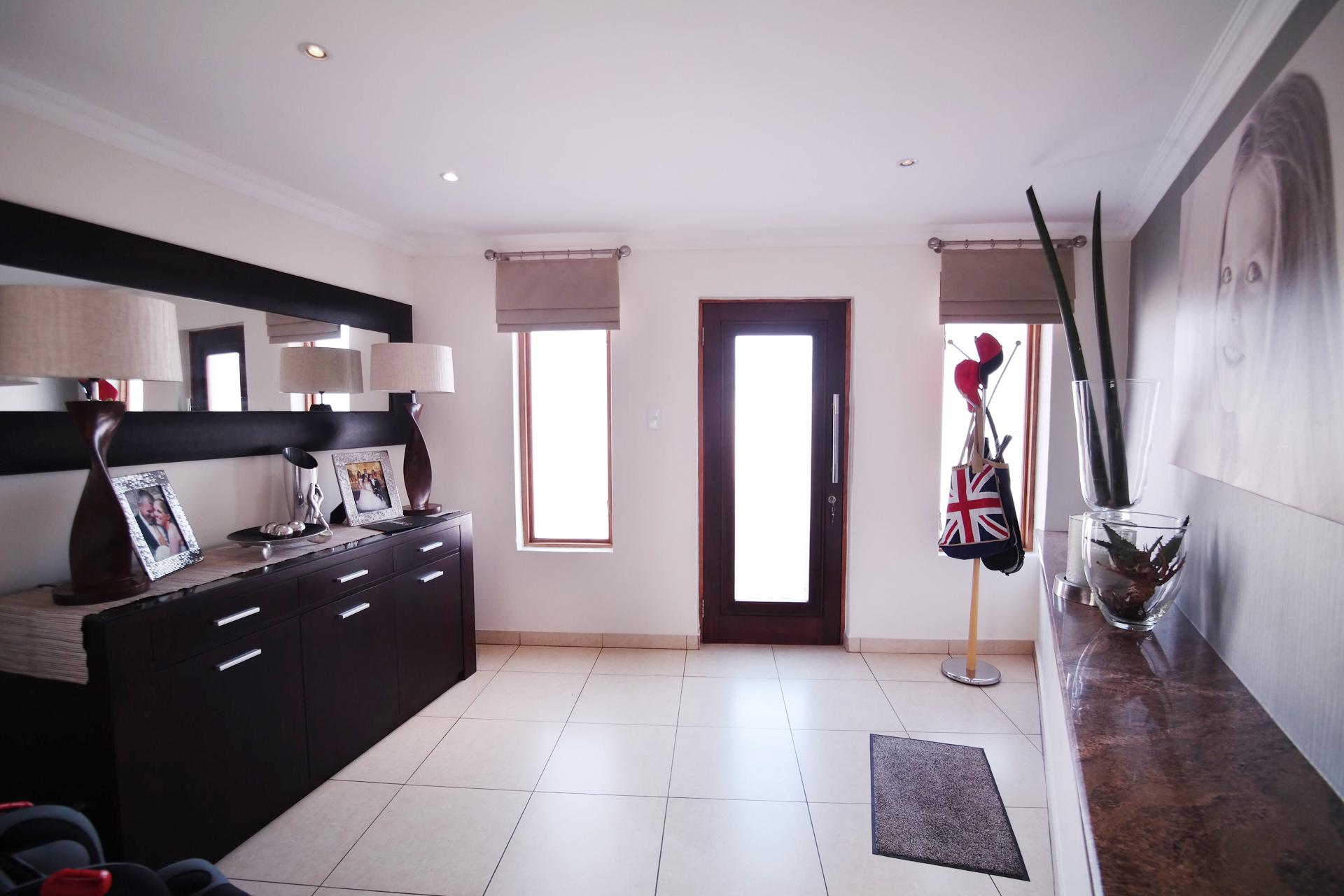 Spaces - 46 square meters of property in Woodhill Golf Estate
