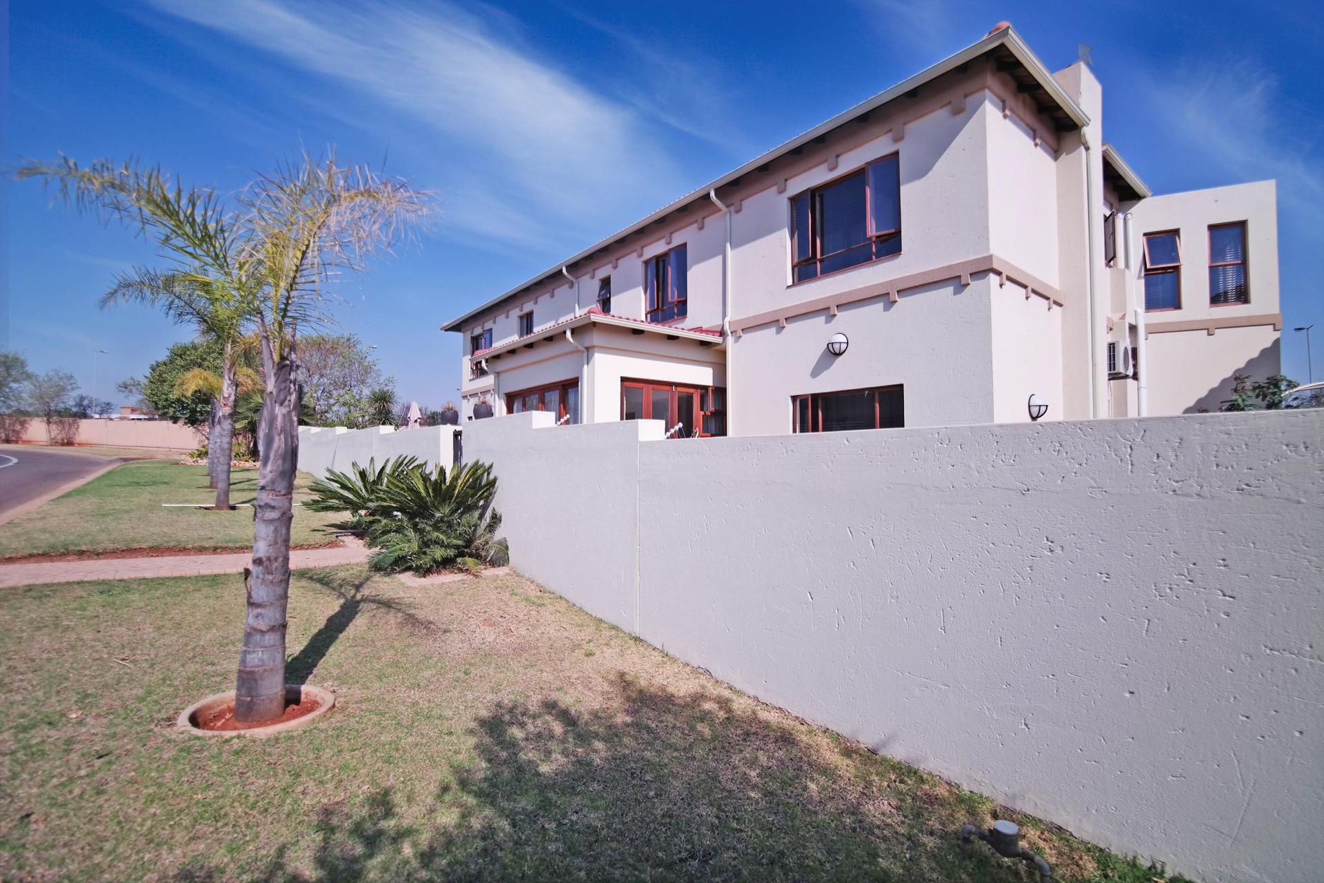 Front View of property in Woodhill Golf Estate