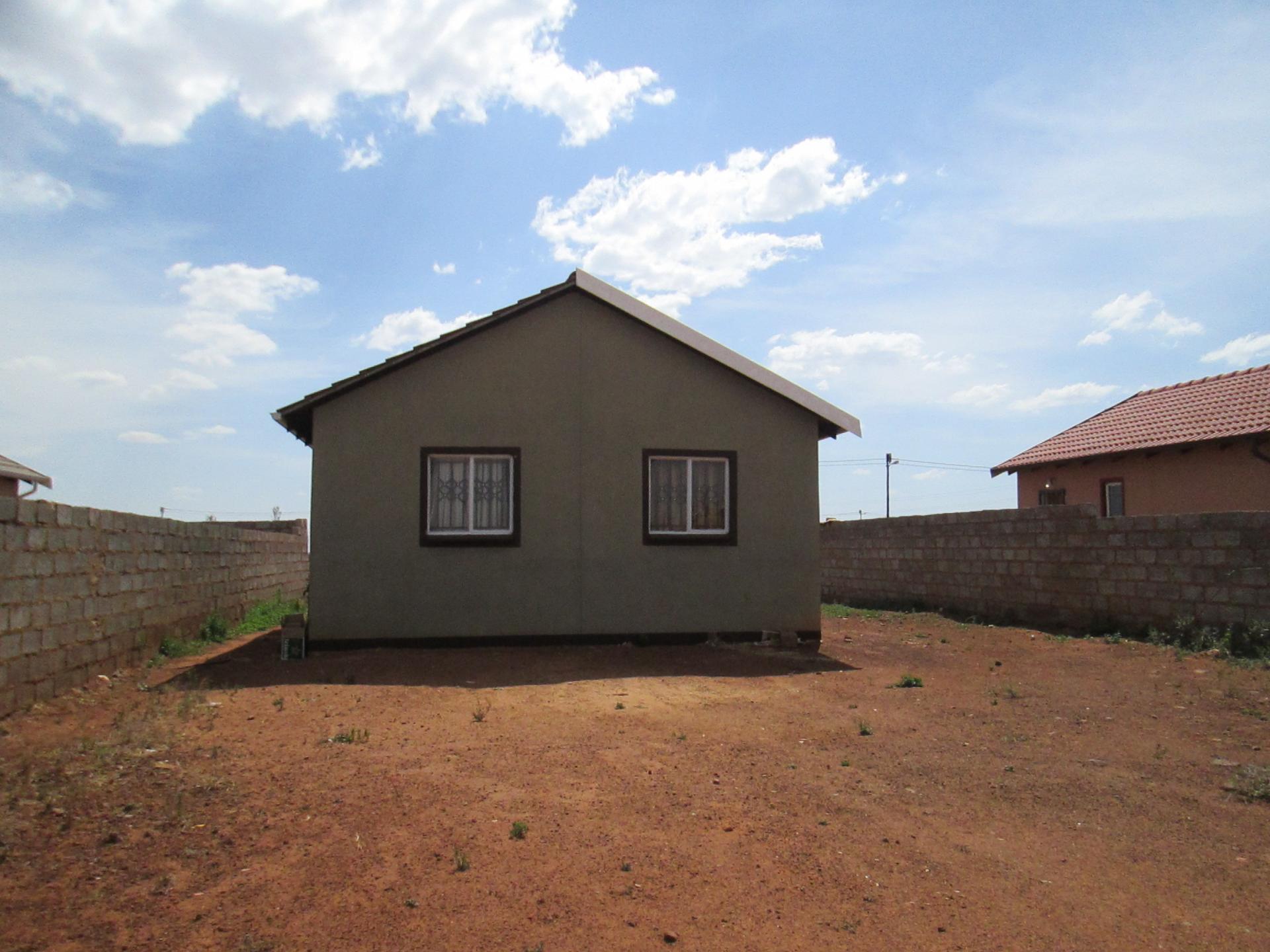 Front View of property in Protea Glen