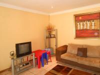 Lounges - 23 square meters of property in Greenstone Hill