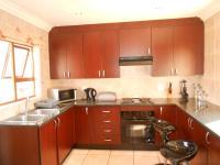 Kitchen - 10 square meters of property in Greenstone Hill