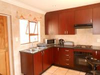 Kitchen - 10 square meters of property in Greenstone Hill