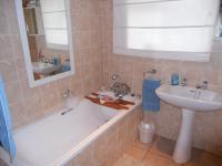 Main Bathroom - 5 square meters of property in Eshowe