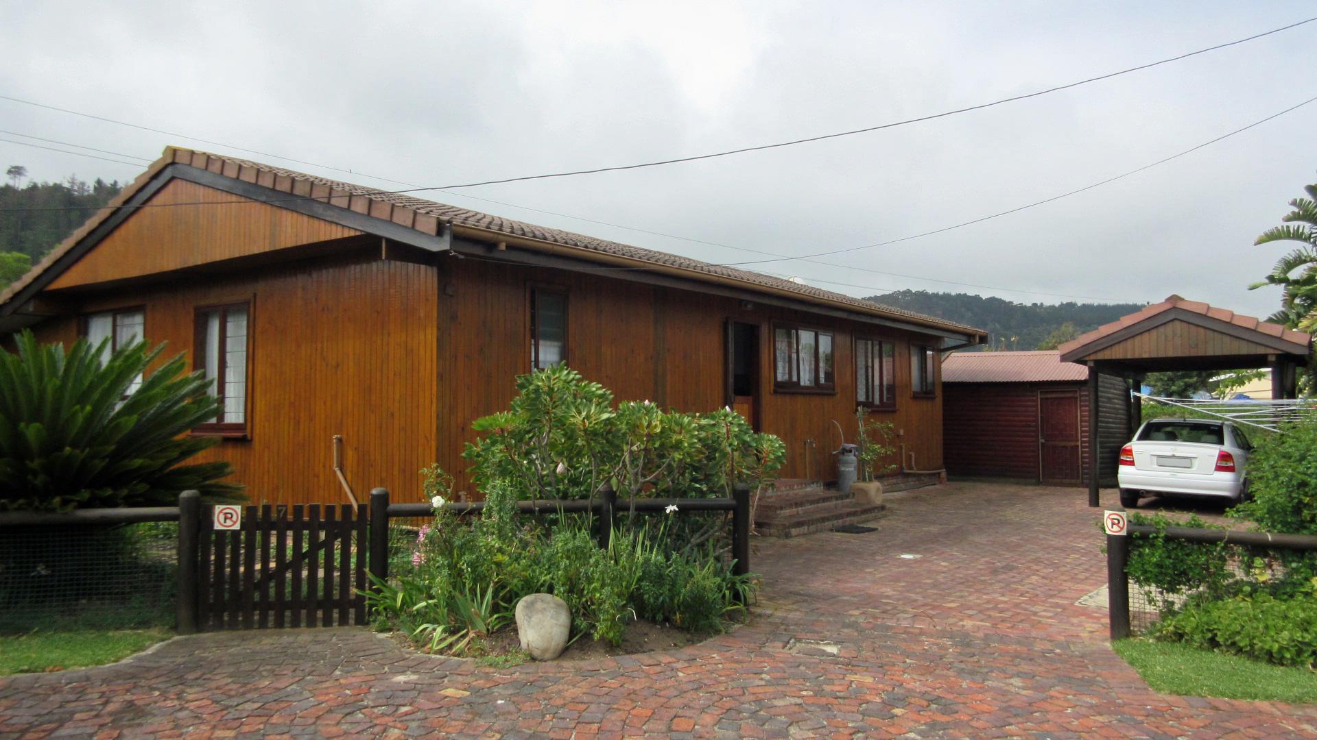 Front View of property in Keurboomstrand