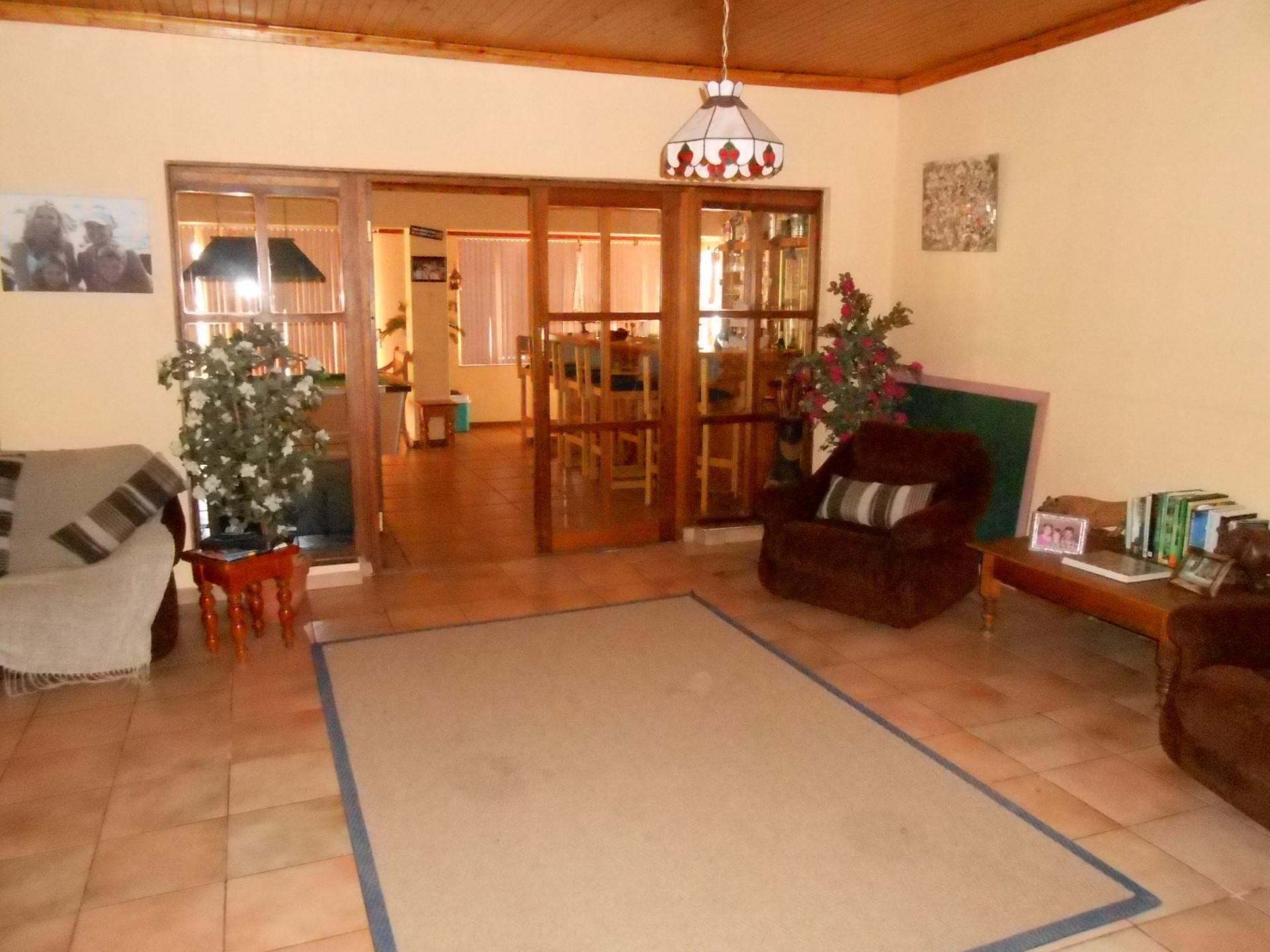 Lounges - 127 square meters of property in Lochvaal