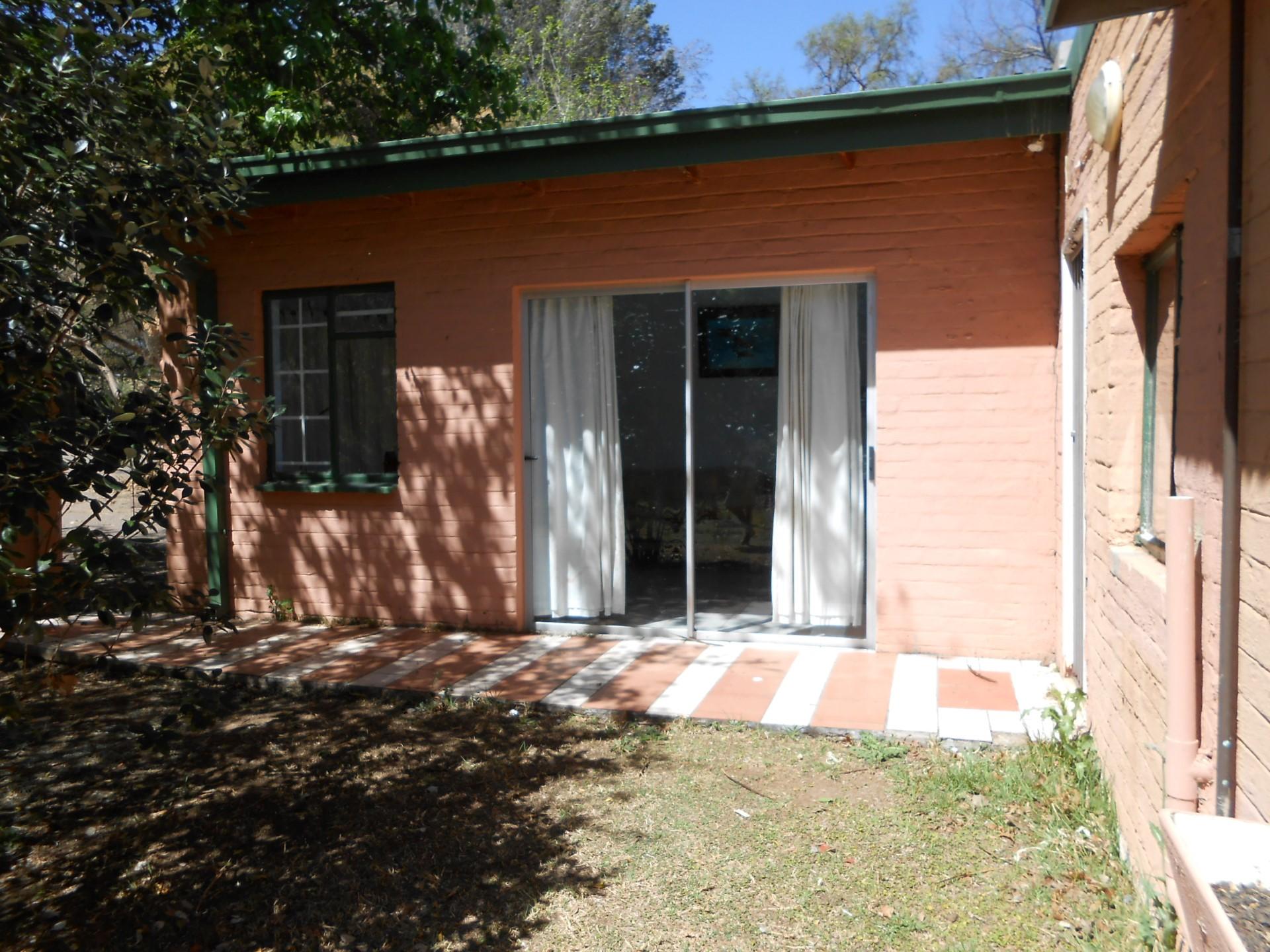 Front View of property in Lochvaal