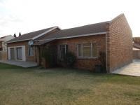 6 Bedroom 2 Bathroom House for Sale for sale in Kempton Park