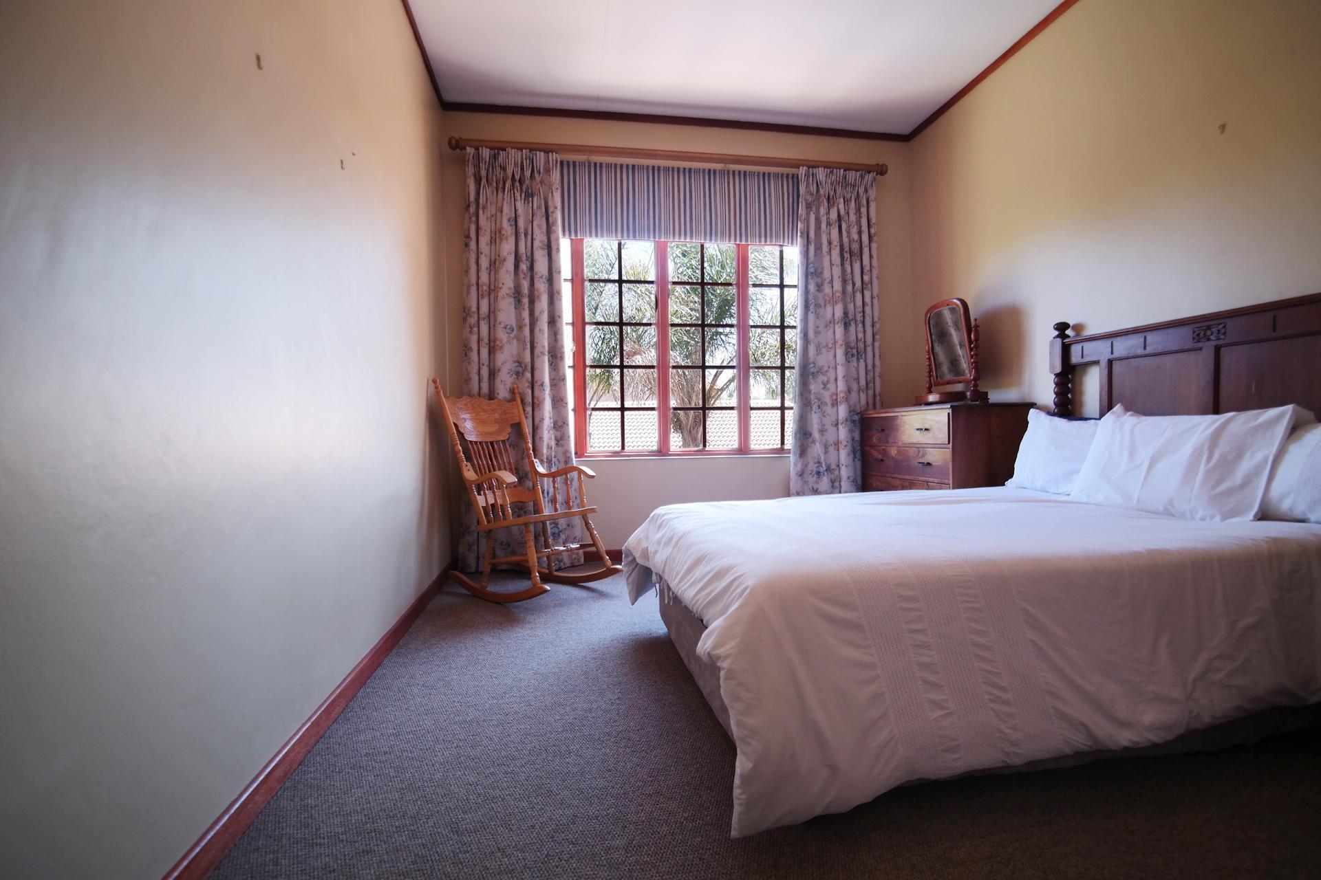 Bed Room 3 of property in Woodhill Golf Estate