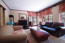 Informal Lounge - 43 square meters of property in Woodhill Golf Estate