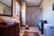 Bathroom 1 - 5 square meters of property in Woodhill Golf Estate