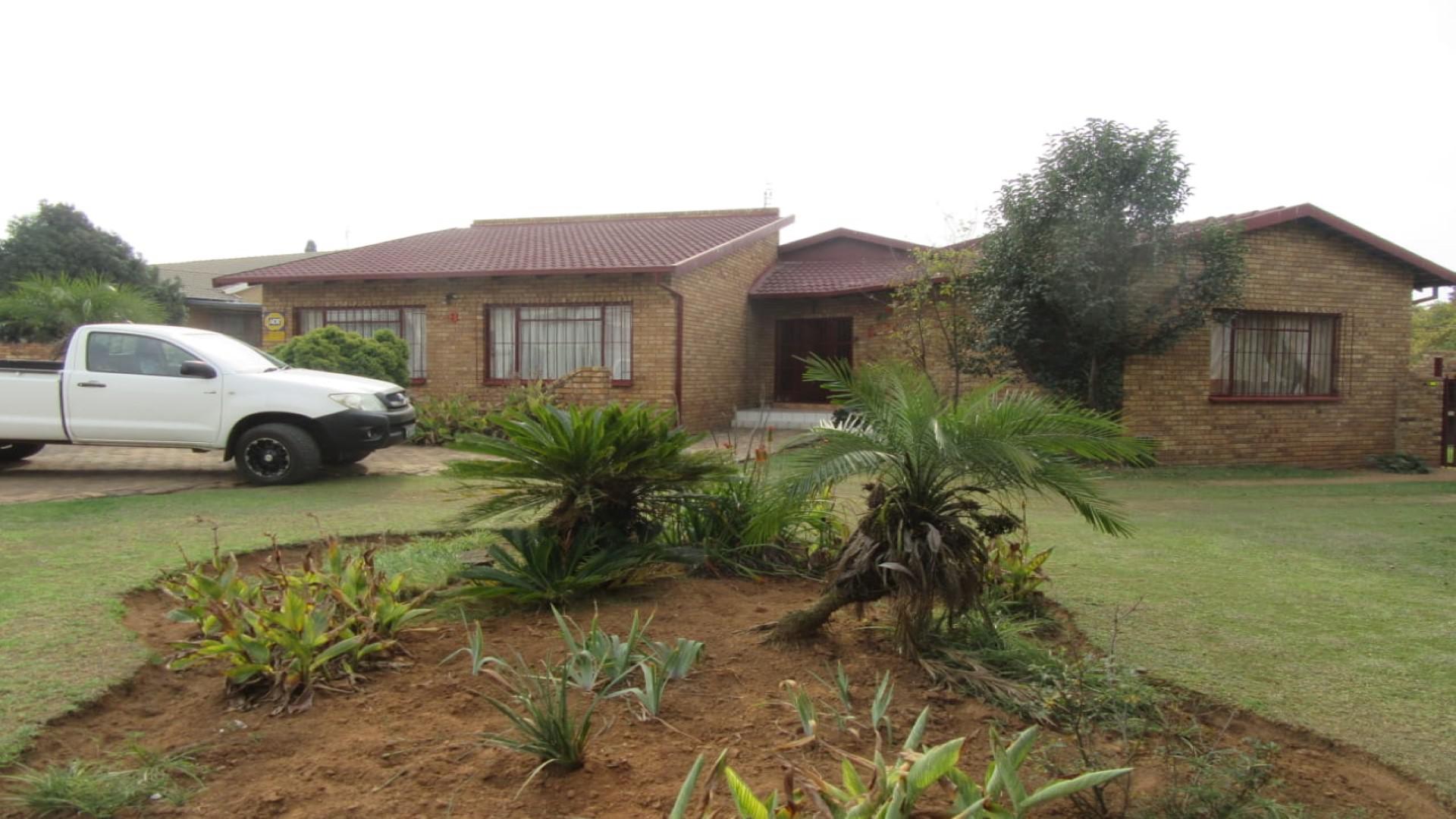 Front View of property in Emalahleni (Witbank) 