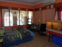 Bed Room 1 - 24 square meters of property in Strubenvale