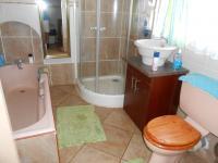 Main Bathroom - 6 square meters of property in Strubenvale