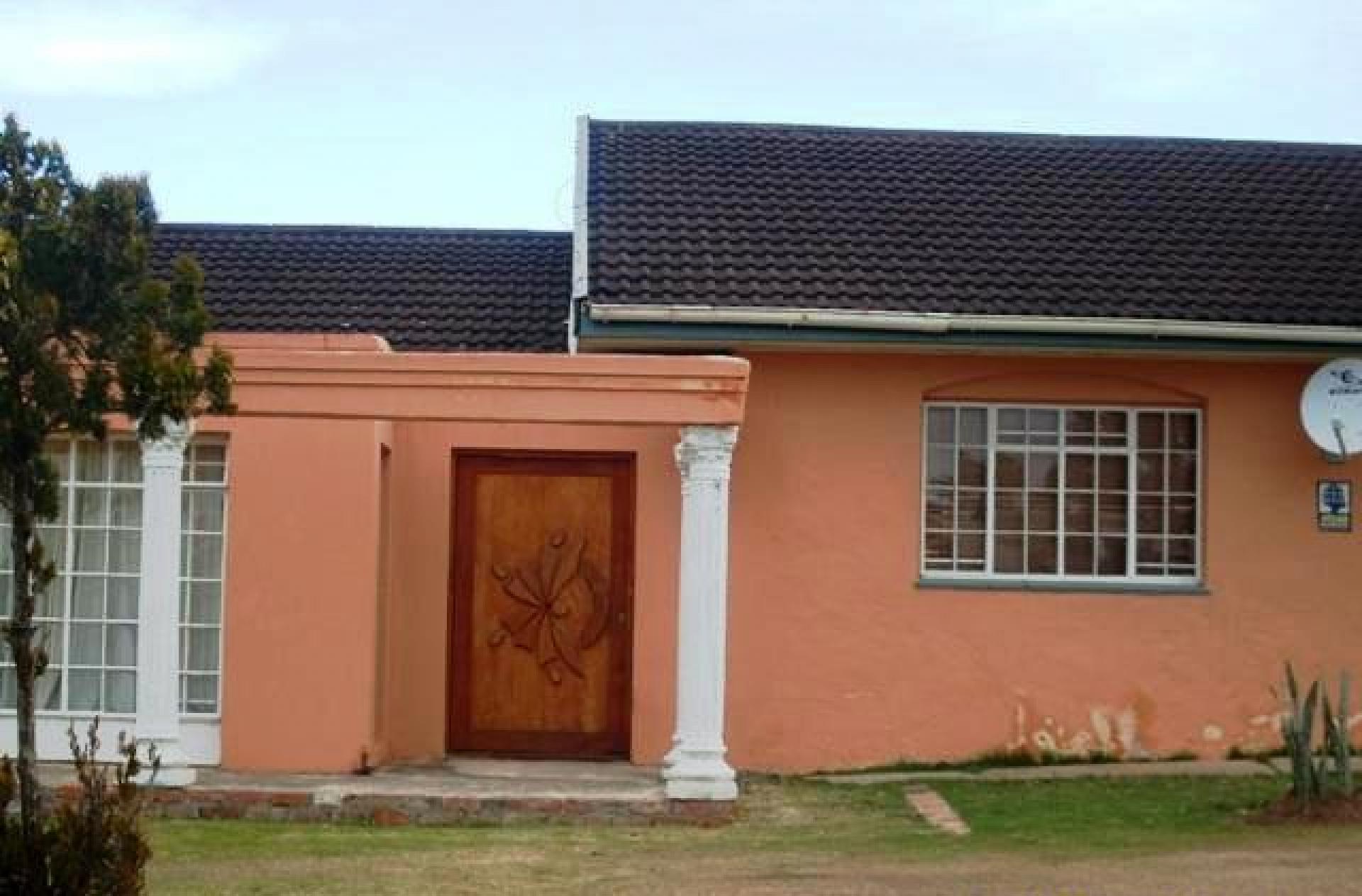 Front View of property in Uitenhage