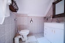 Bathroom 2 - 6 square meters of property in Woodhill Golf Estate