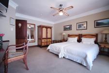 Bed Room 2 - 37 square meters of property in Woodhill Golf Estate