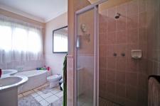 Bathroom 3+ - 10 square meters of property in Woodhill Golf Estate