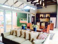 Lounges - 13 square meters of property in Bronkhorstspruit