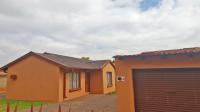 Front View of property in Spruitview