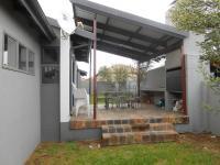 Patio - 21 square meters of property in Emalahleni (Witbank) 