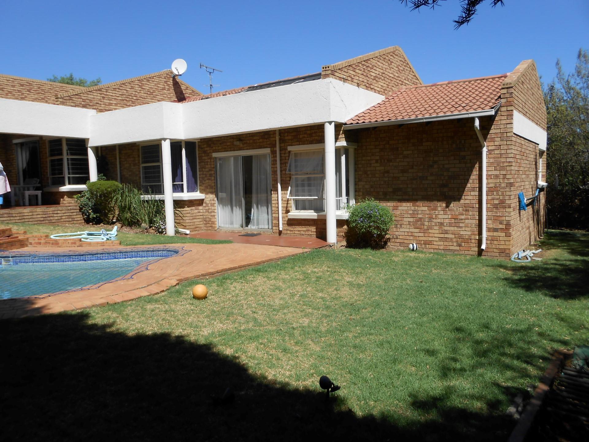 Front View of property in Marais Steyn Park
