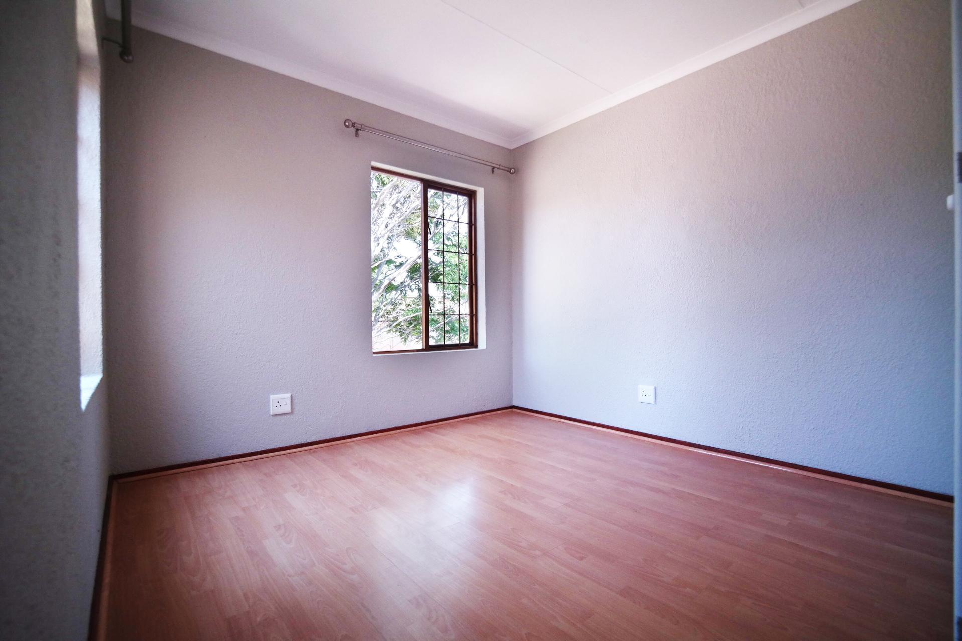 Study - 12 square meters of property in Woodhill Golf Estate