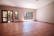 Lounges - 36 square meters of property in Woodhill Golf Estate