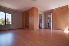 Main Bedroom - 31 square meters of property in Woodhill Golf Estate