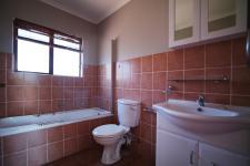 Main Bathroom - 5 square meters of property in Woodhill Golf Estate