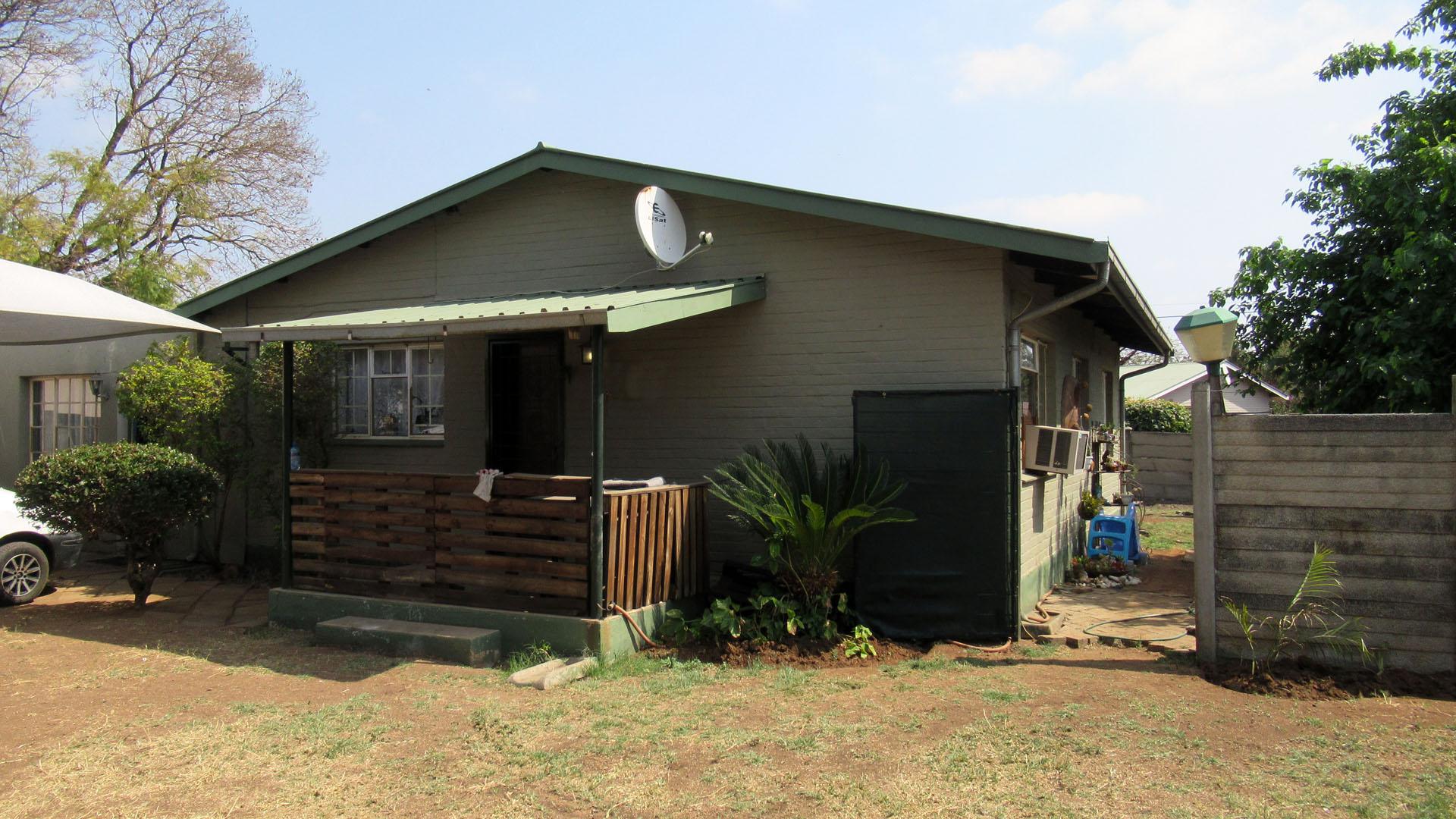 Front View of property in Rustenburg