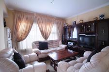 Lounges - 43 square meters of property in Willow Acres Estate