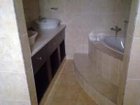 Main Bathroom - 9 square meters of property in Dalpark