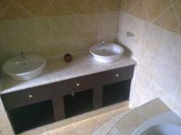 Main Bathroom - 9 square meters of property in Dalpark