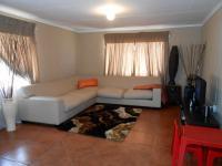 Lounges - 20 square meters of property in Crystal Park