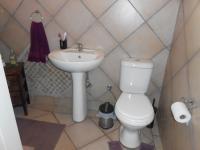 Bathroom 1 - 3 square meters of property in Birchleigh